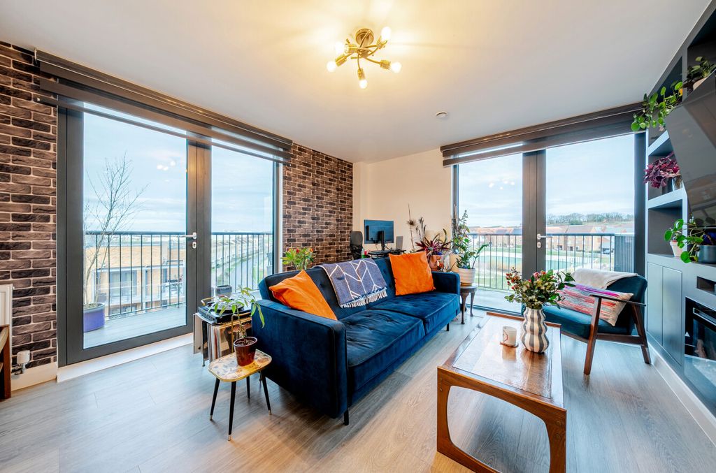 Property photo 1 of 9