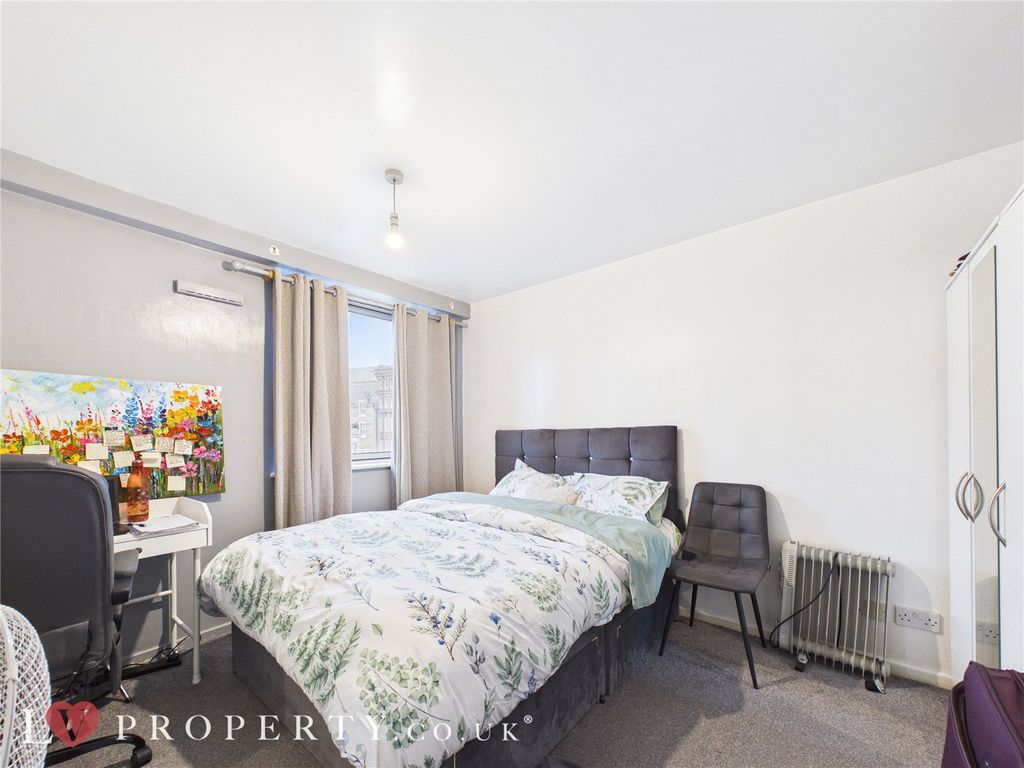 Property photo 3 of 6 Picture No. 01