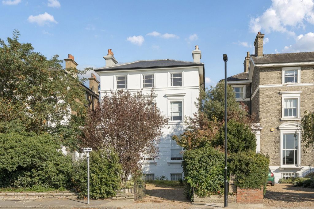 Property photo 1 of 34 External