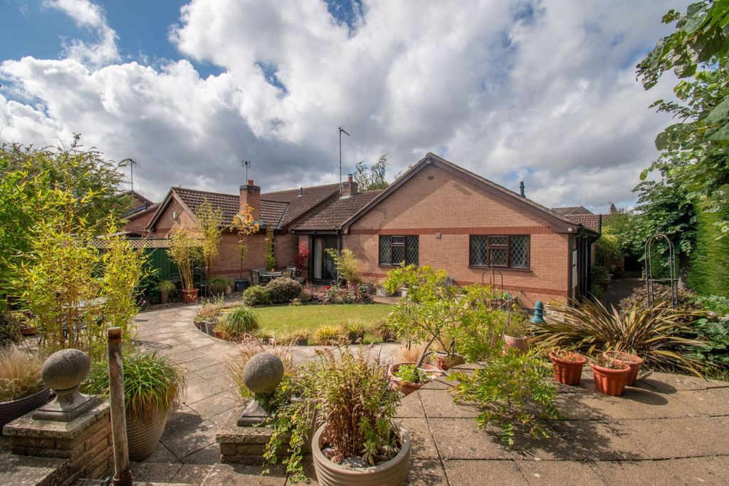 Property photo 1 of 18