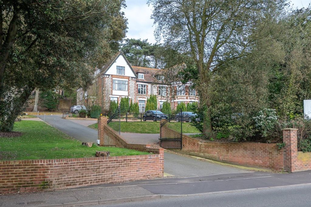 Property photo 1 of 19 Flat9,Overstrandviews,Cromer-5.Jpg
