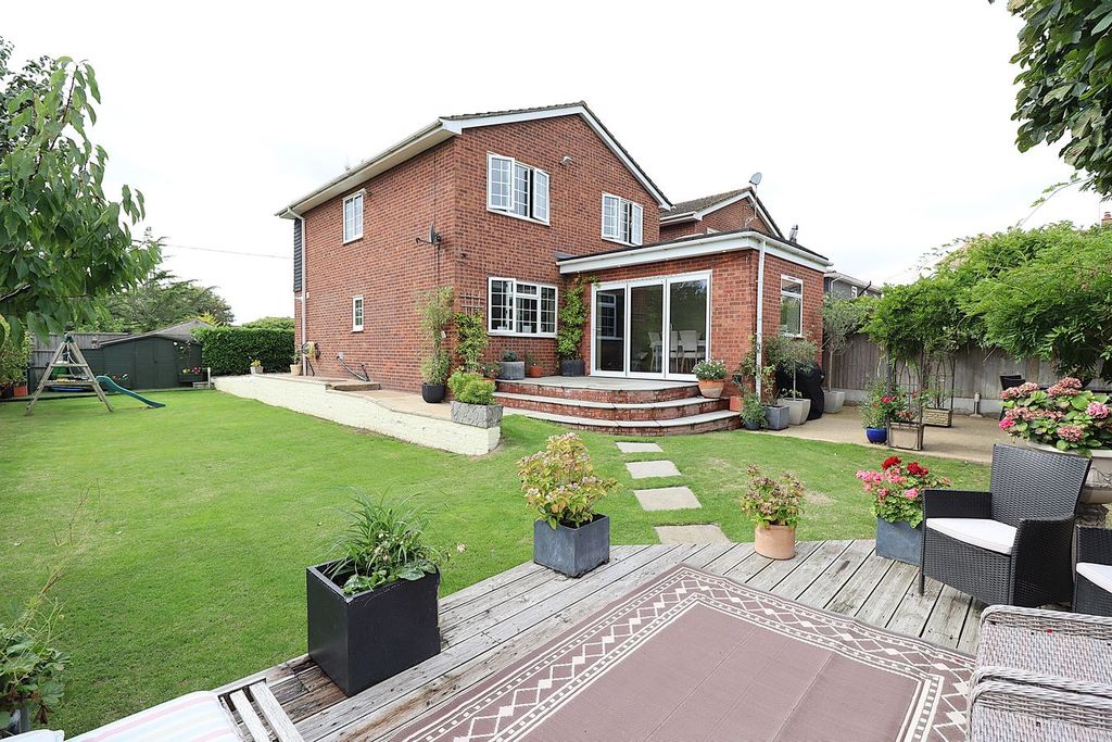 Property photo 2 of 26