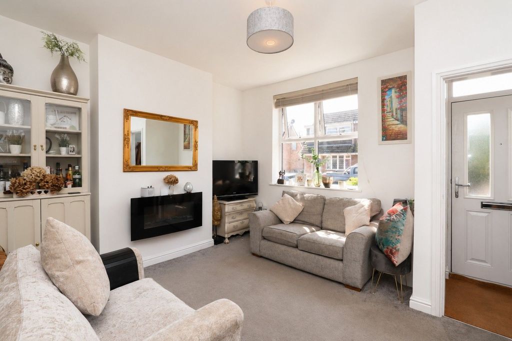 Property photo 2 of 18