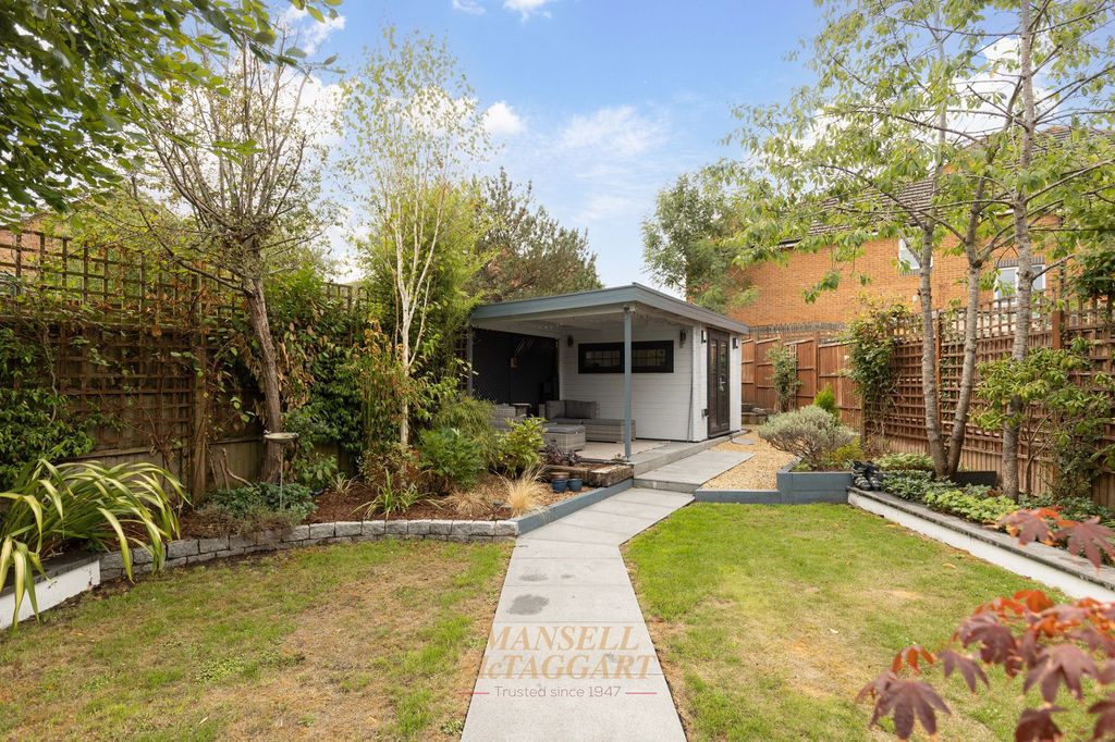 Property photo 2 of 24