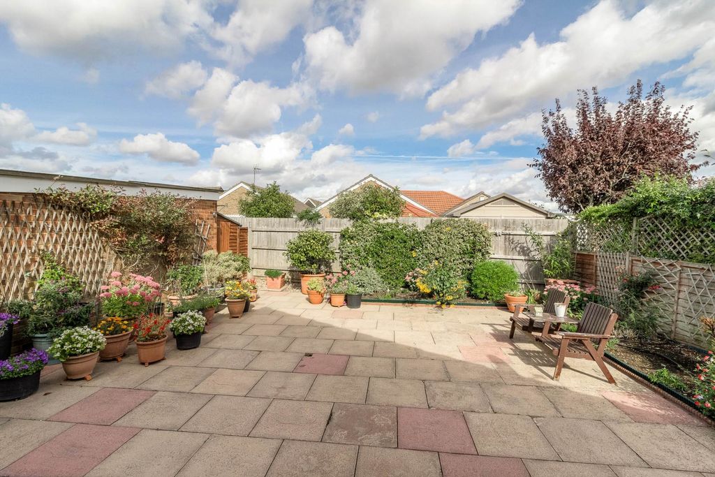 Property photo 2 of 16