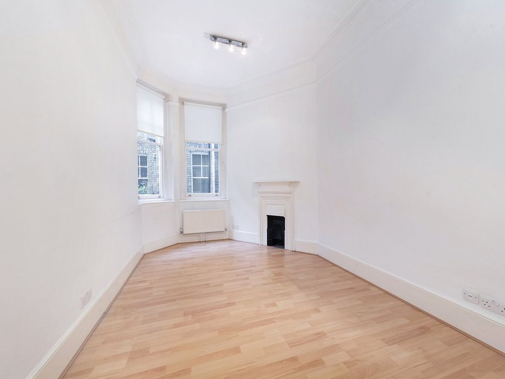 Property photo 2 of 9 Long Acre