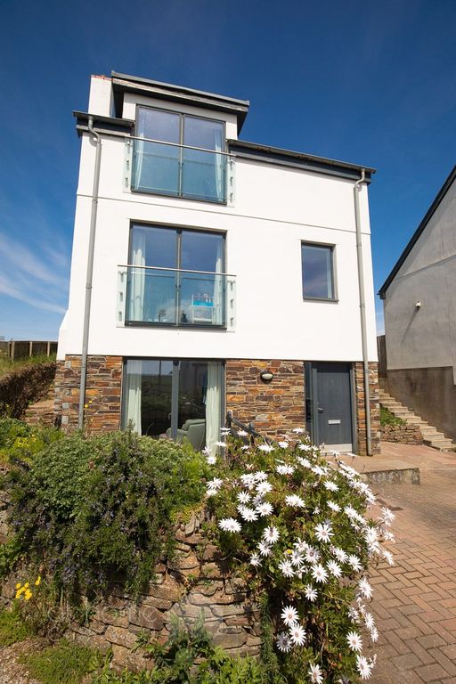 Property photo 1 of 31
