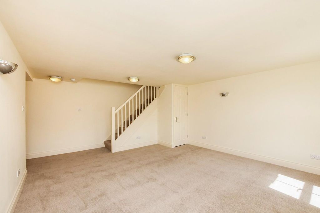 Property photo 1 of 15 Pnmb0216.Jpg