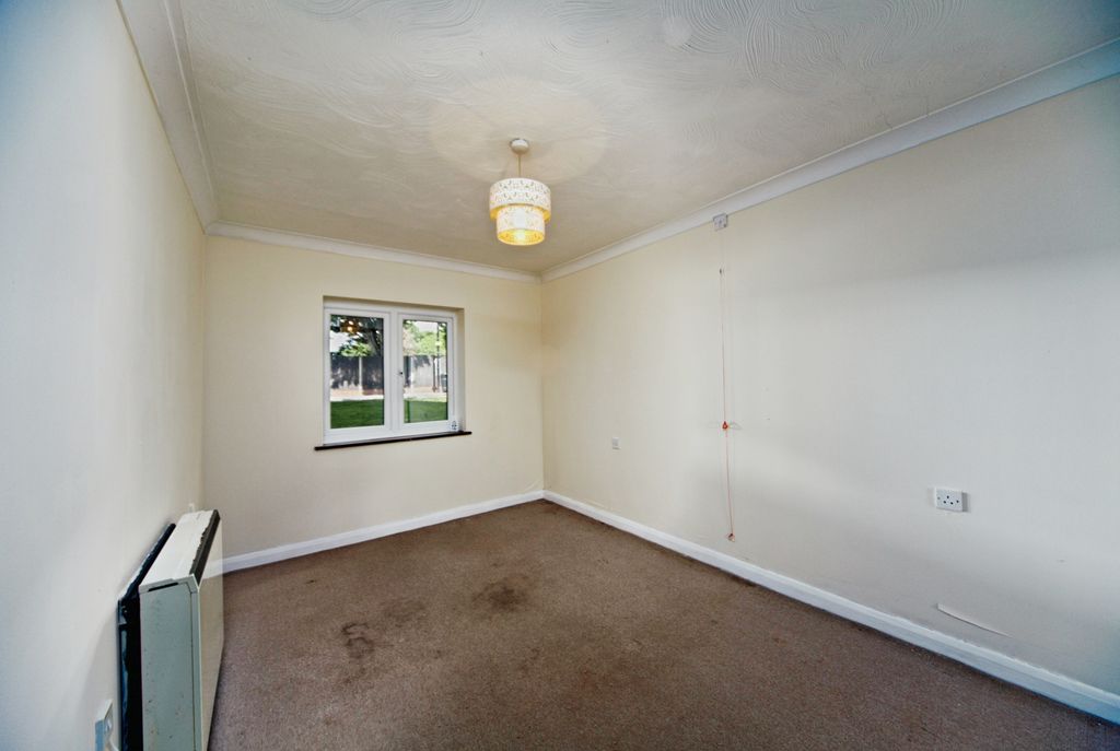 Property photo 3 of 10 Photo 12