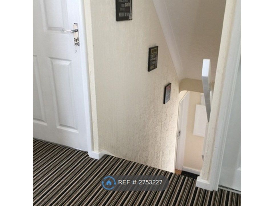 Property photo 2 of 12 Landing