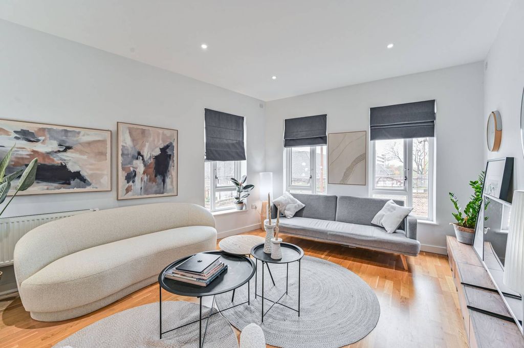 Property photo 1 of 29