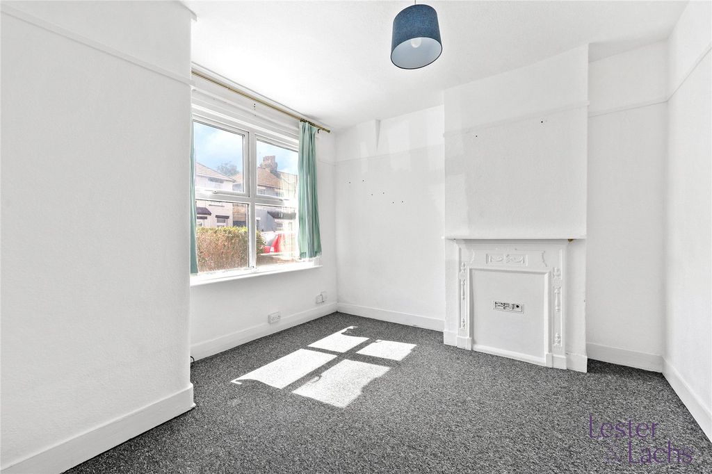 Property photo 2 of 21 Picture No. 16
