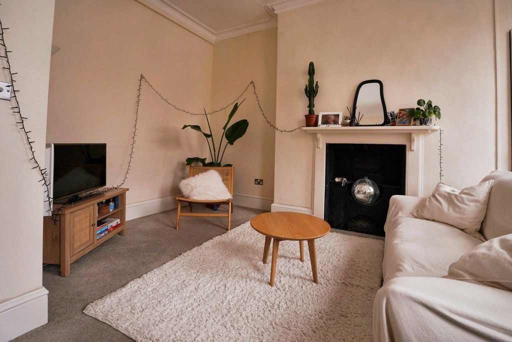Property photo 3 of 8 Picture No. 04