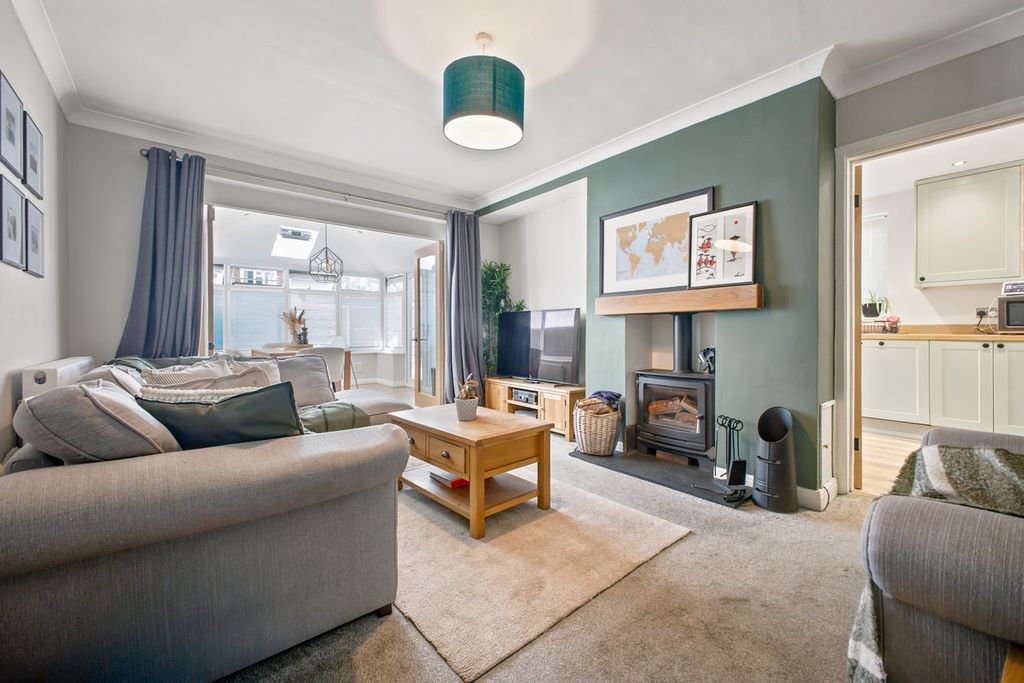 Property photo 2 of 17