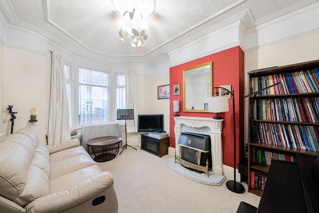 Property photo 2 of 14