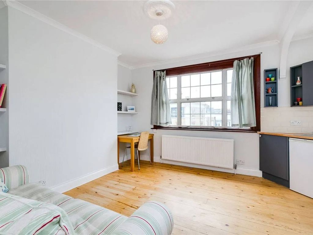 Property photo 3 of 6