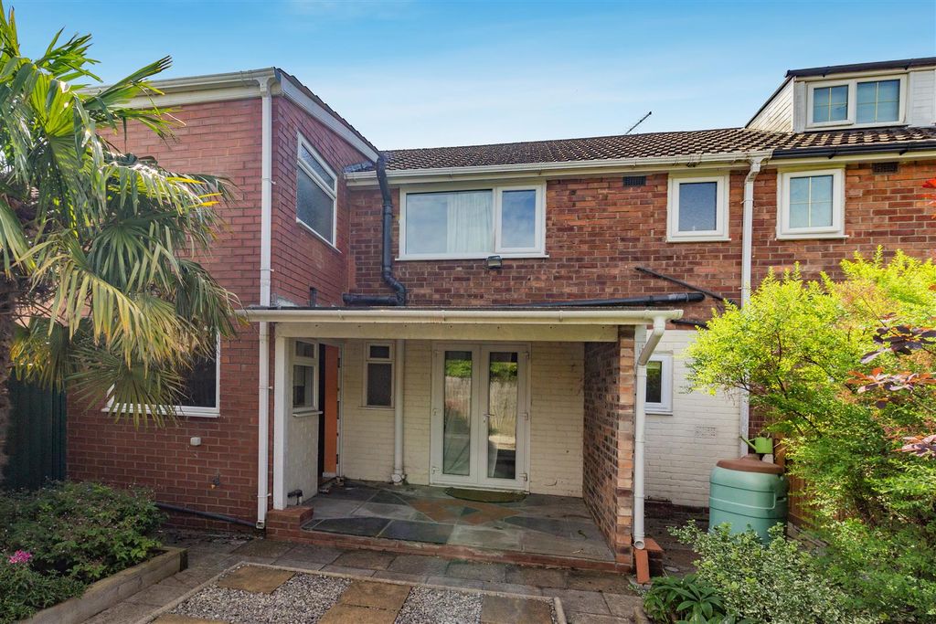 Property photo 3 of 14 8697162-Exterior02.Jpg