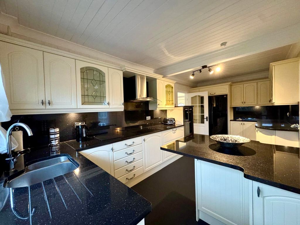 Property photo 3 of 30 Img_1733.Jpeg