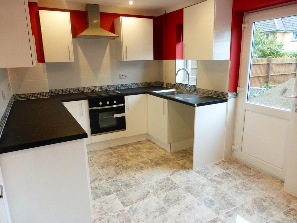 Property photo 2 of 7 Kitchen
