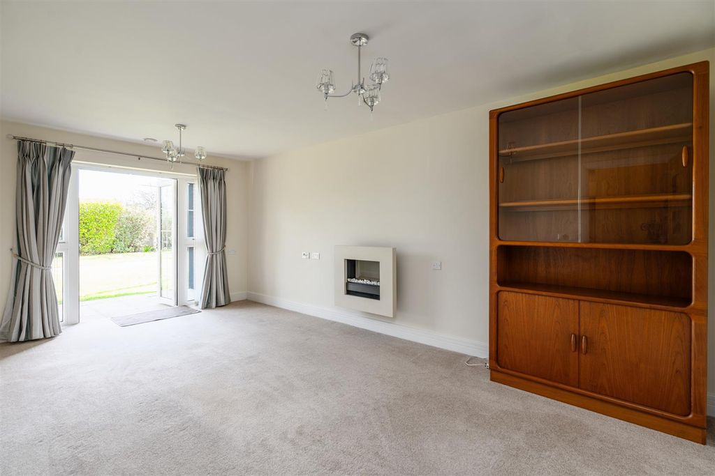 Property photo 3 of 13 Apartment 4 Ravenshaw Court_5.Jpg