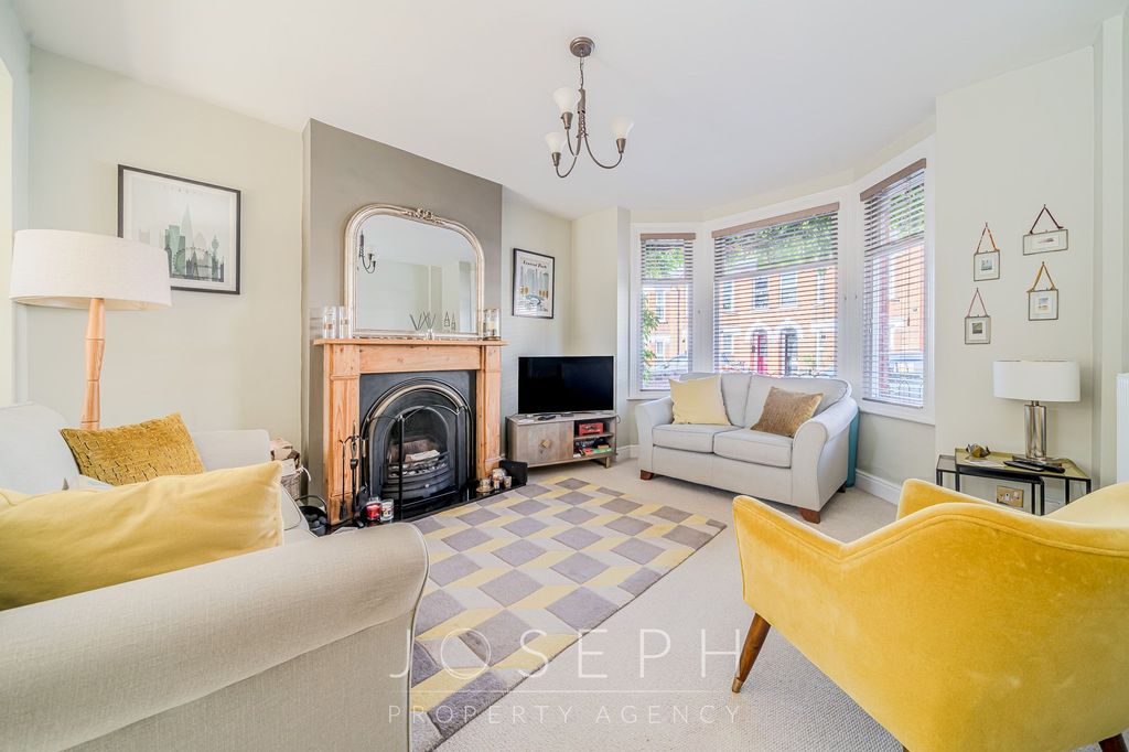 Property photo 2 of 30