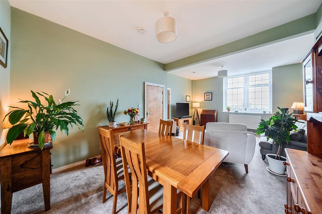 Property photo 2 of 25 1375459-12-690c7A628B176.Jpg