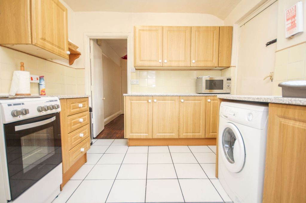 Property photo 2 of 11 Photo 12