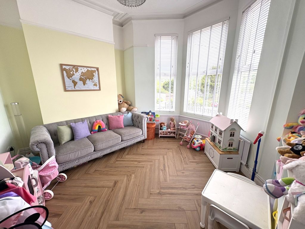 Property photo 3 of 19