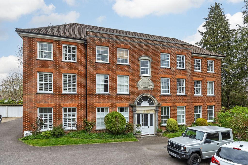 Property photo 1 of 8