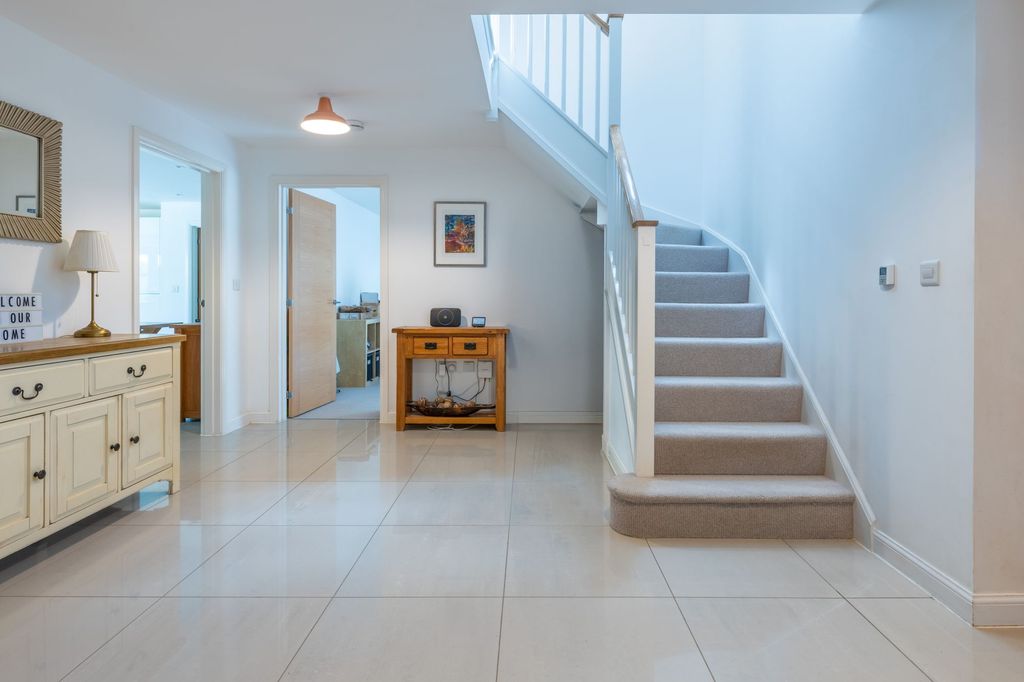 Property photo 2 of 34 Impressive Hallway