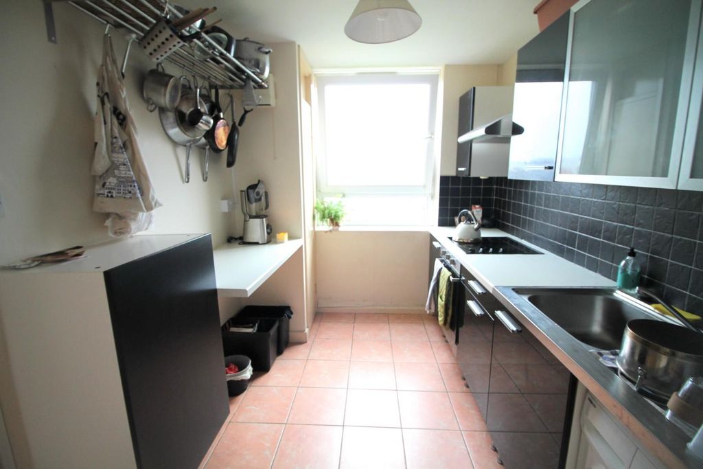 Property photo 3 of 5 Kitchen.Jpg