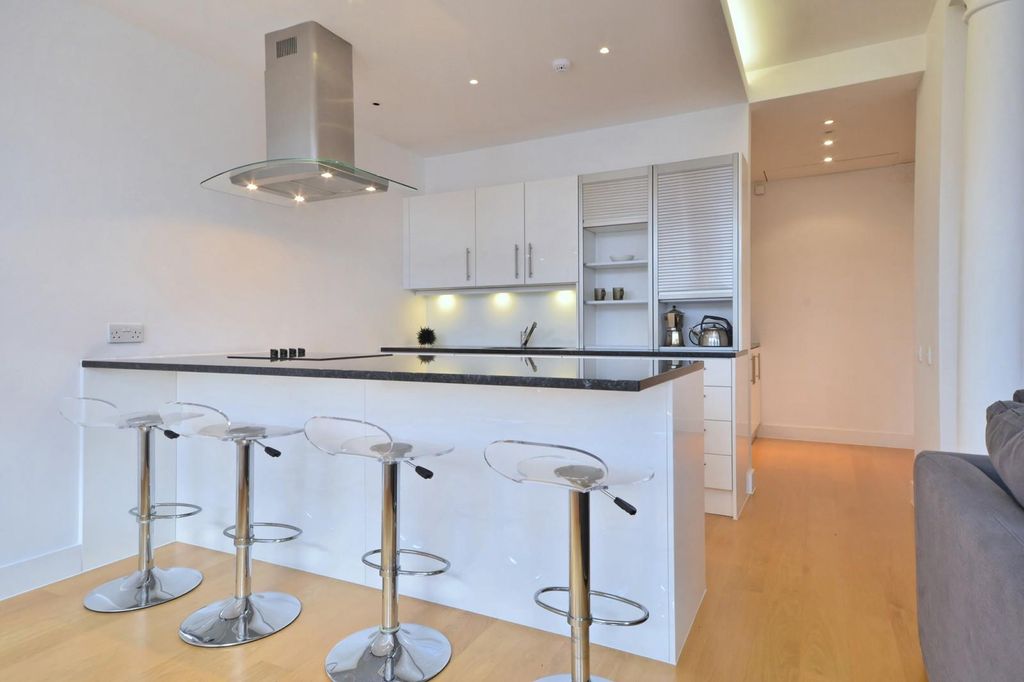 Property photo 3 of 14 Image