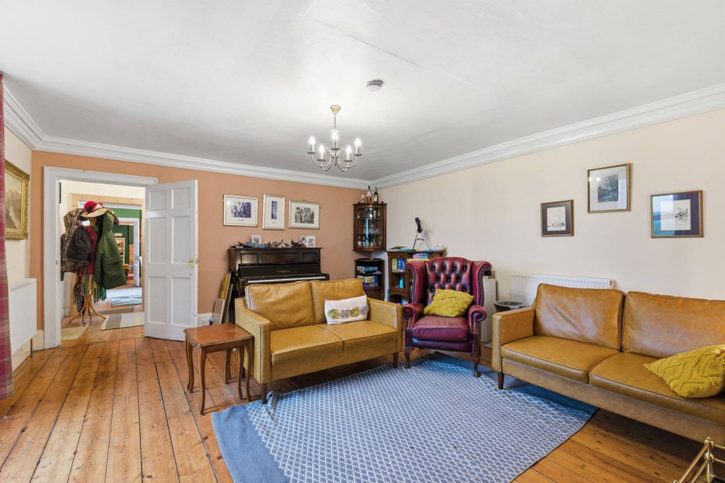 Property photo 3 of 23