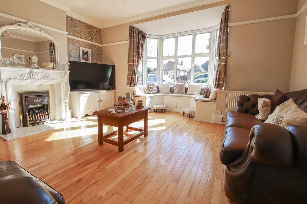 Property photo 2 of 19