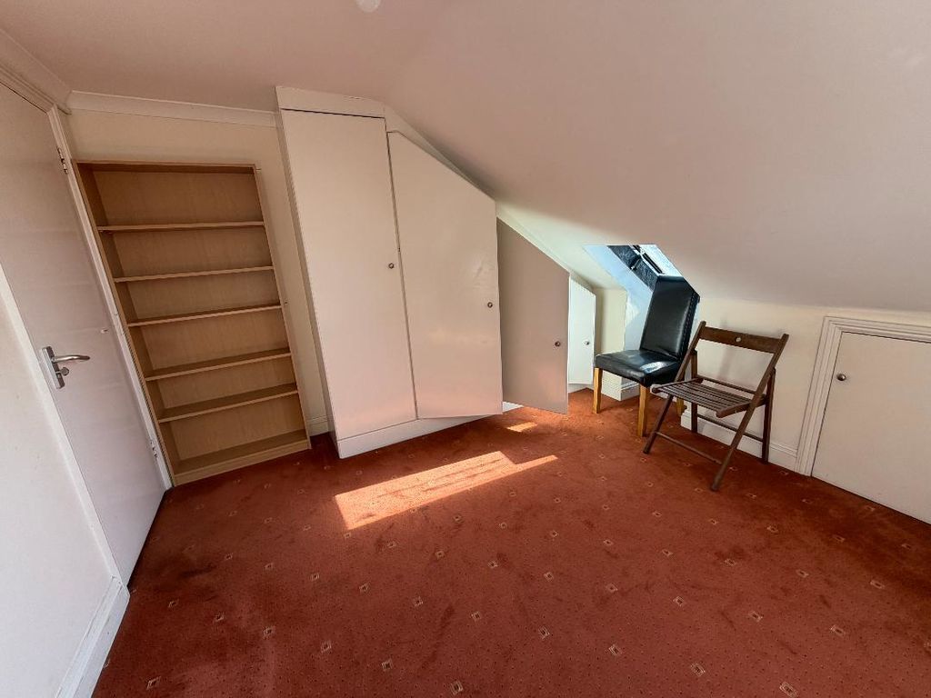 Property photo 3 of 13 Photo 12