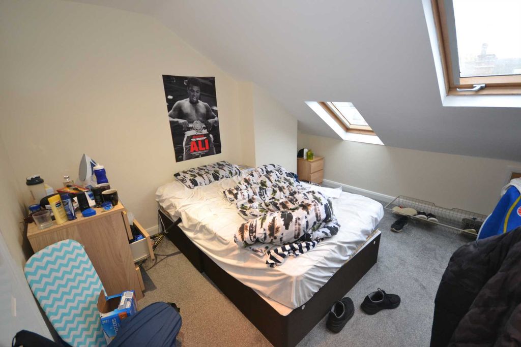 Property photo 3 of 5