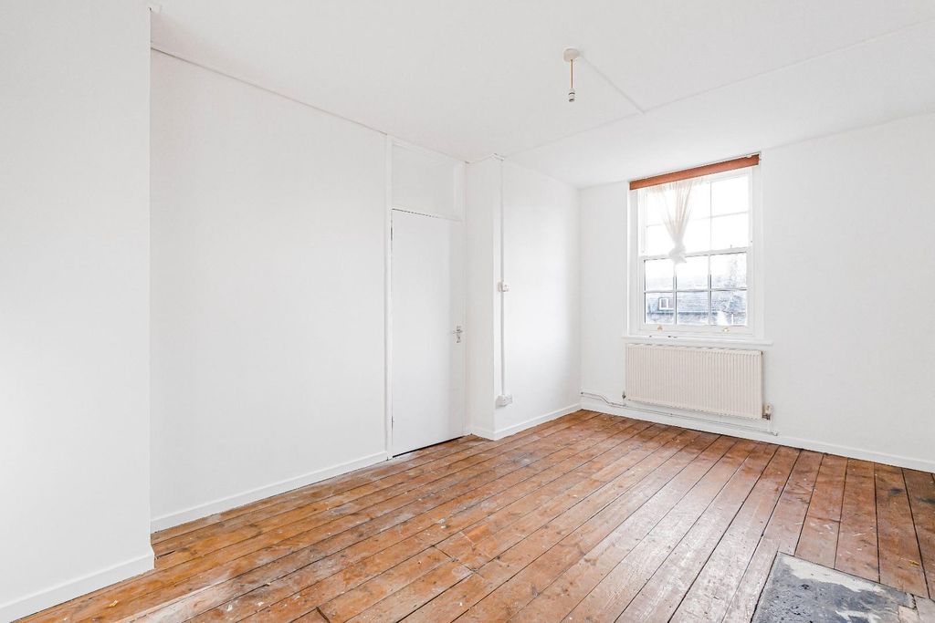 Property photo 2 of 14 8_74593.Jpg