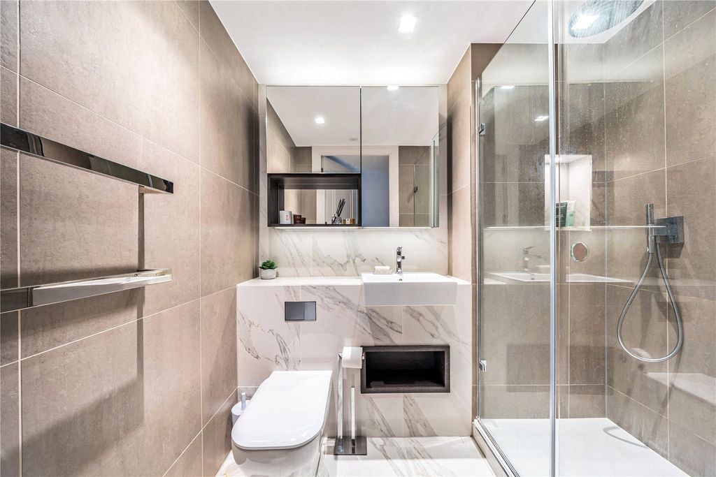 Property photo 2 of 17 Shower Room