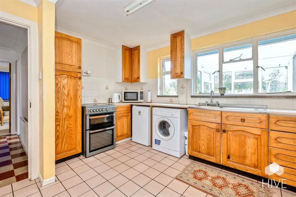 Property photo 2 of 29