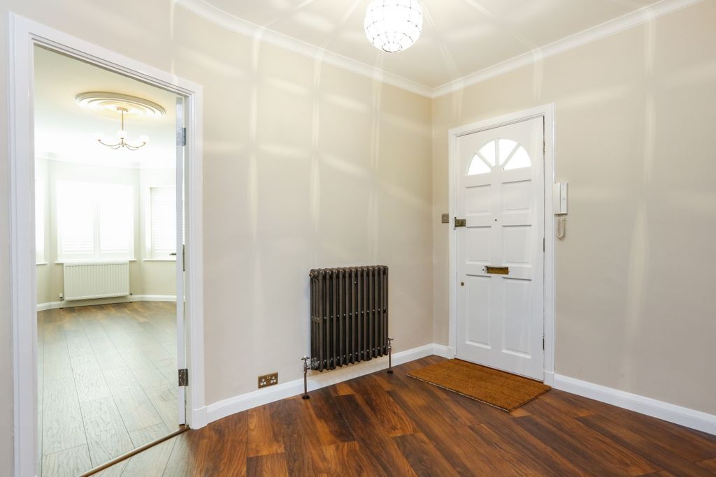 Property photo 3 of 10 Hallway