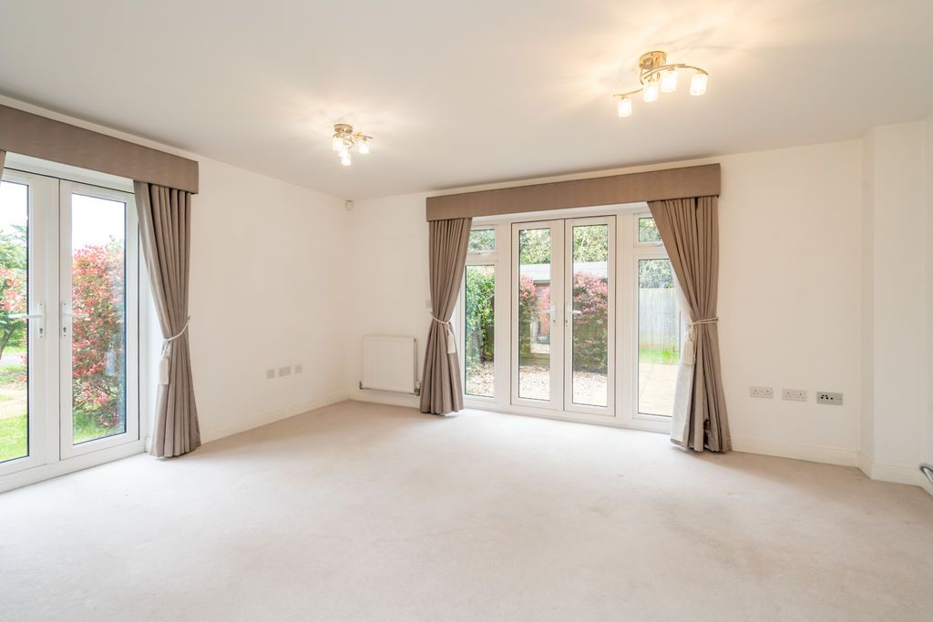 Property photo 3 of 18 Photo 33