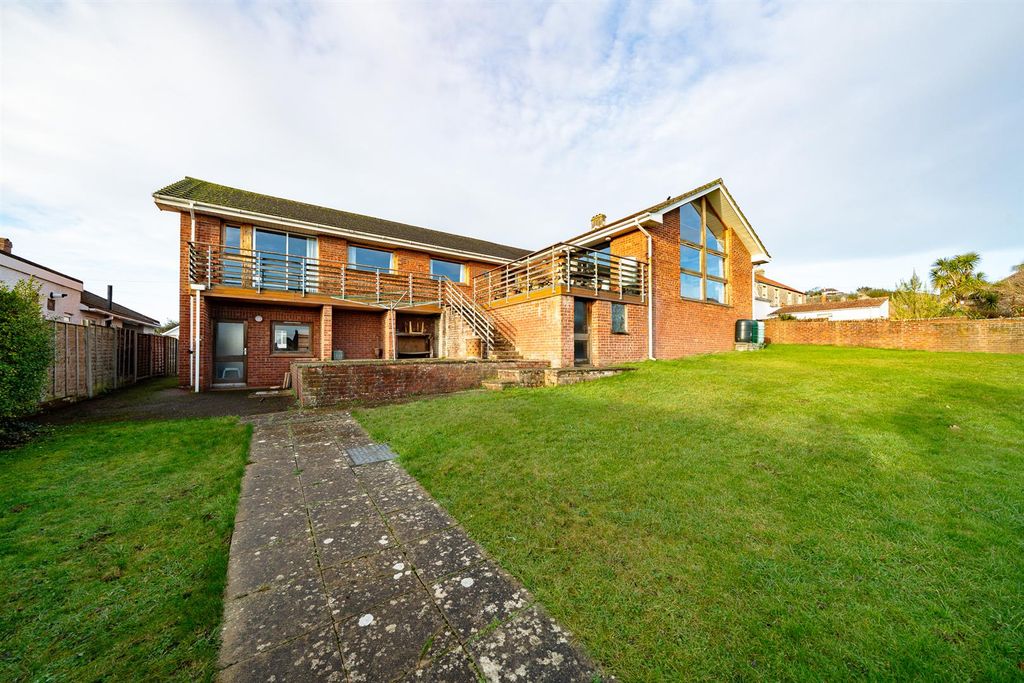 Property photo 2 of 25 Rear Garden