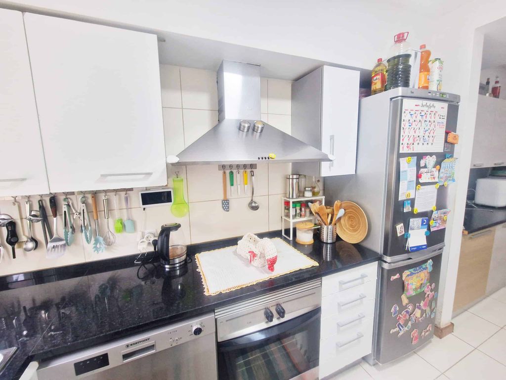 Property photo 2 of 18 Kitchen