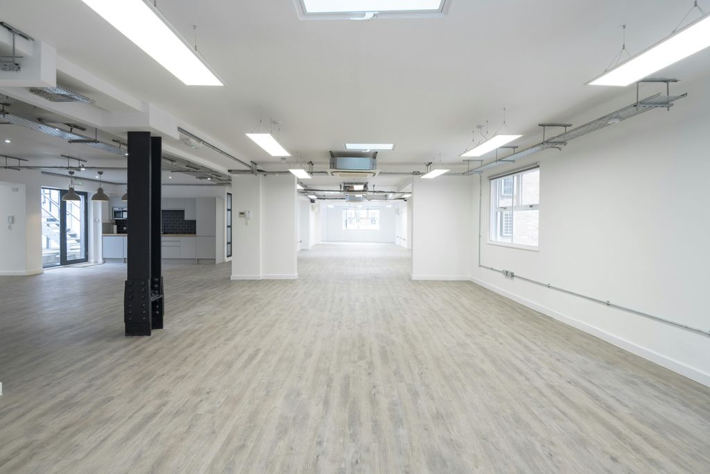 Property photo 2 of 20 MC41026595Hr.Jpg