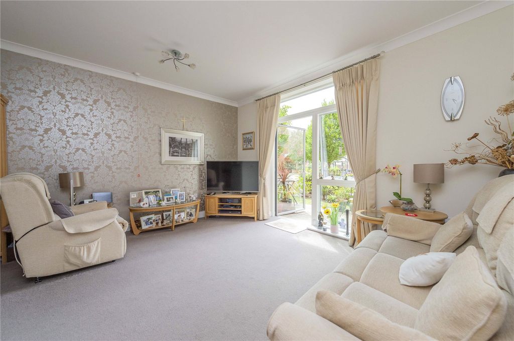 Property photo 2 of 35 Picture No. 25