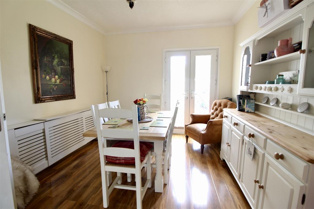 Property photo 3 of 21 Dining Room