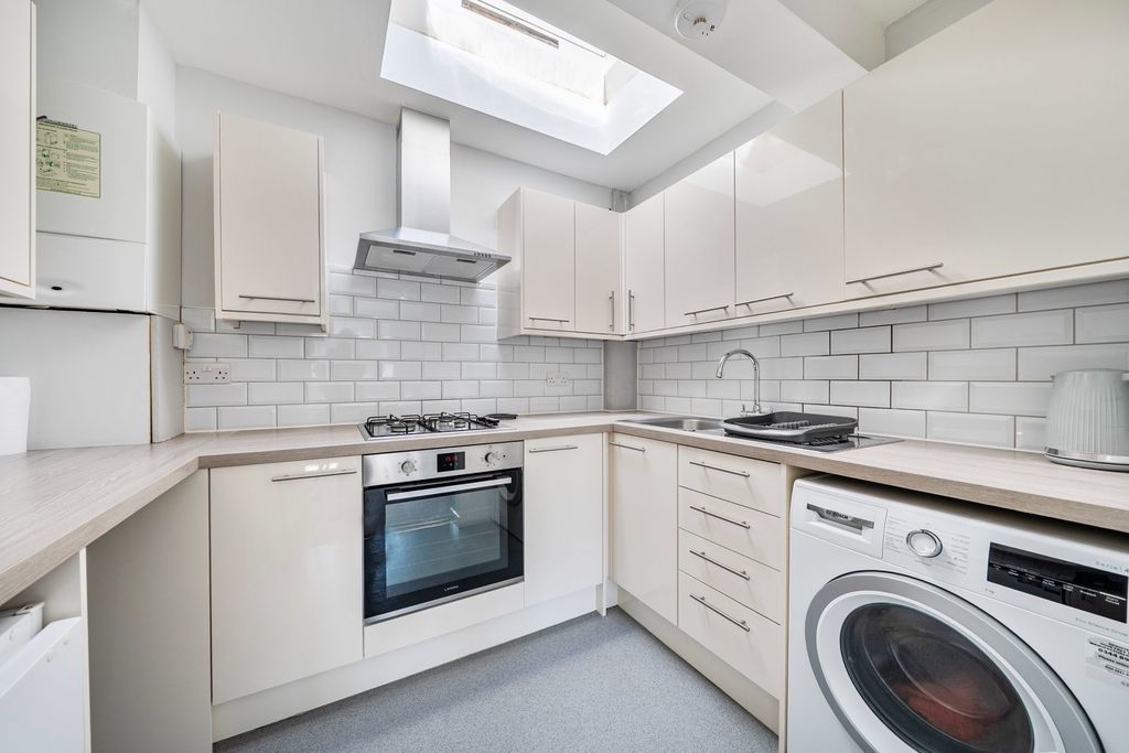 Property photo 2 of 18