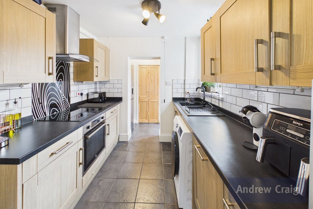 Property photo 2 of 19 Kitchen