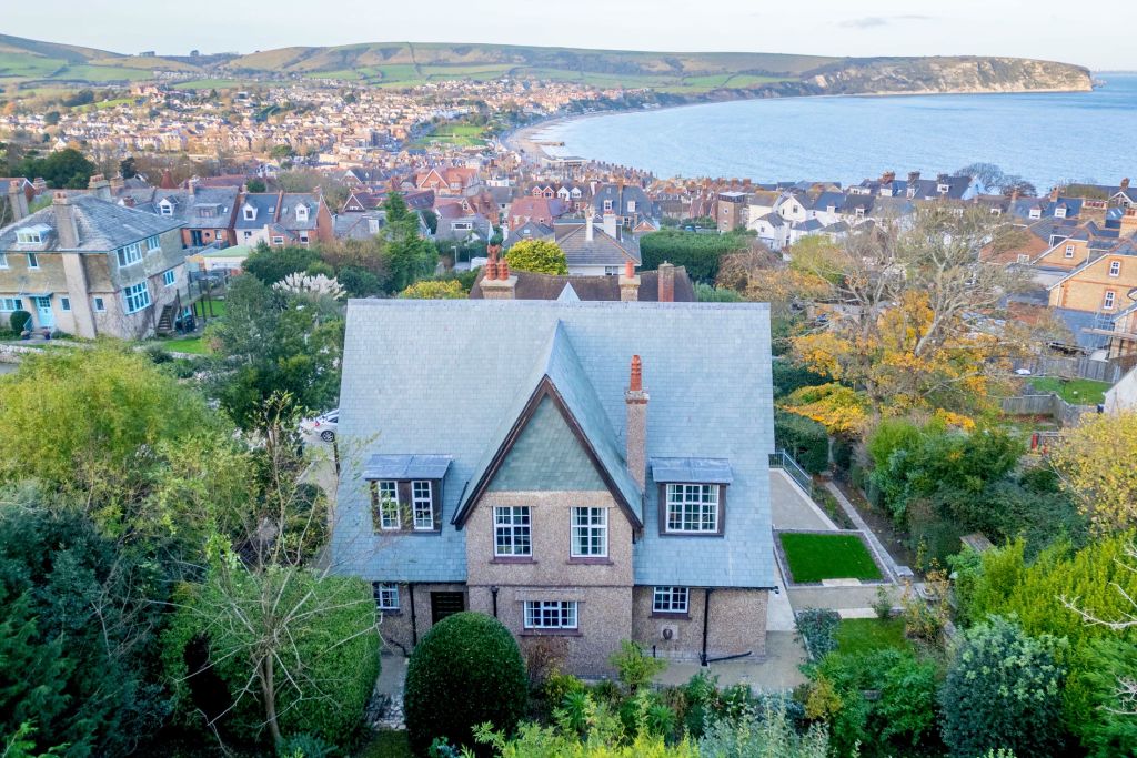 Property photo 1 of 28 Aerial Location