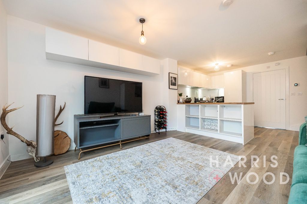 Property photo 3 of 22 4675043